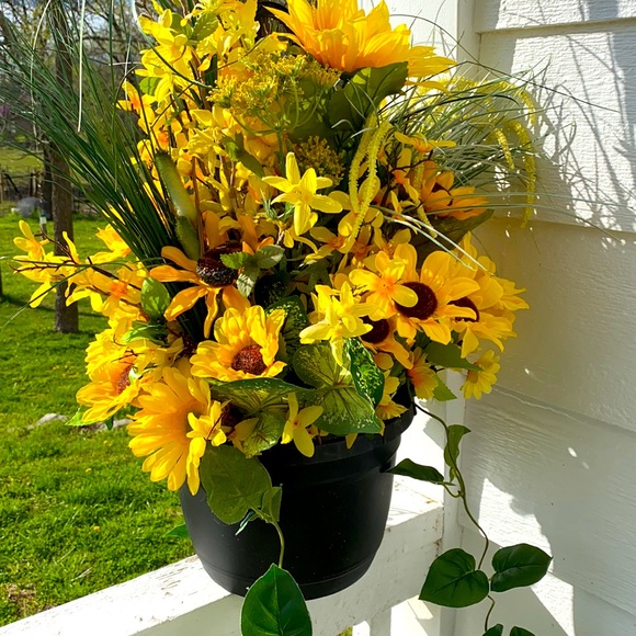Hand Crafted Other - Sunflower Kisses Hanging Basket!
